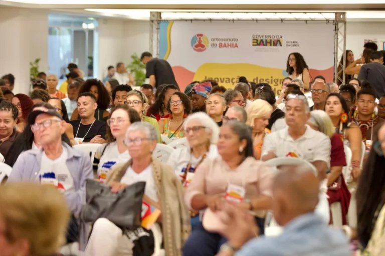 Inovações no Artesanato da Bahia: E-commerce e Assistente Virtual Lançados no Dia do Artesão Inovações no Artesanato da Bahia: E-commerce e Assistente Virtual Lançados no Dia do Artesão