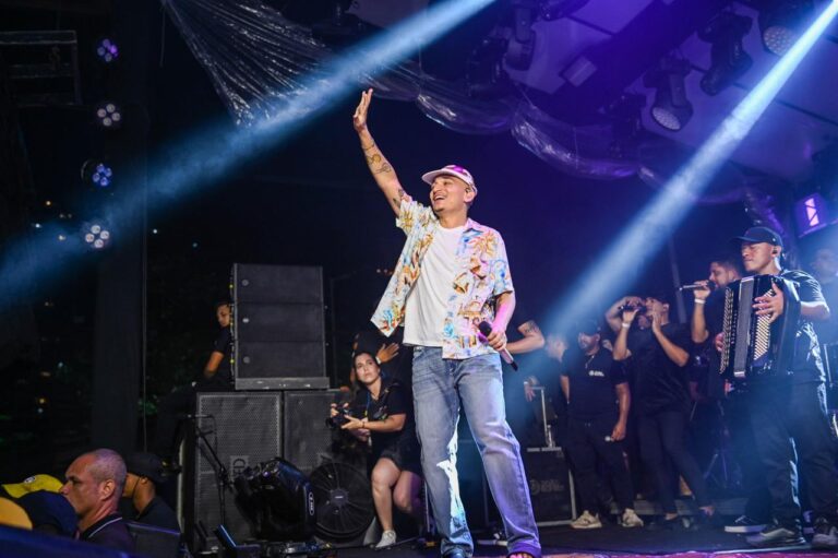 João Gomes Agita Salvador Com Show Inesquecível de Sucessos