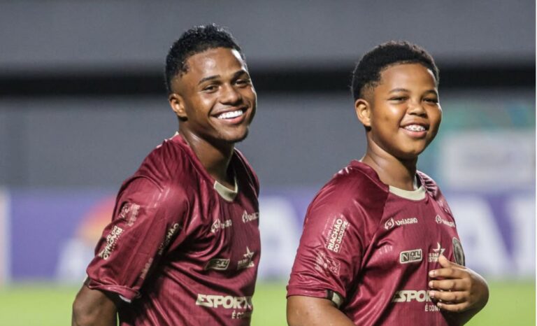 Jovem Atacante Adriano Jr. Estreia como Titular pelo Jacuipense Jovem Atacante Adriano Jr. Estreia como Titular pelo Jacuipense