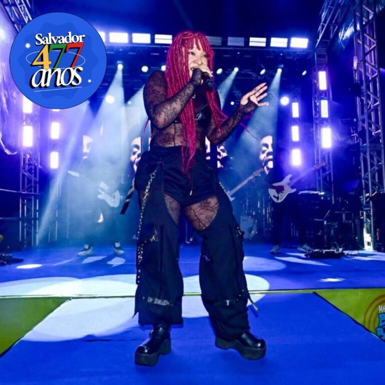 Larissa Luz Brilha em Show Gratuito em Salvador com Homenagem a Gilberto Gil Larissa Luz Brilha em Show Gratuito em Salvador com Homenagem a Gilberto Gil