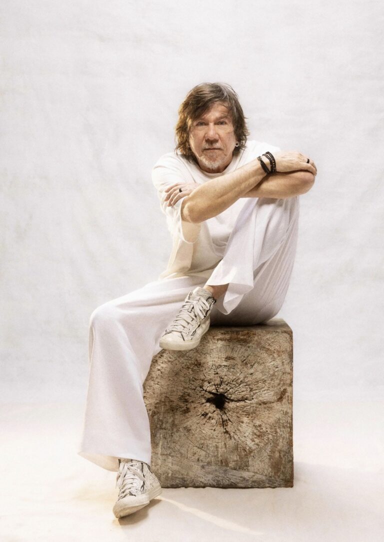 Lenine Leva a Turnê ‘Eita’ pelo Brasil e Argentina até Setembro Lenine Leva a Turnê 'Eita' pelo Brasil e Argentina até Setembro