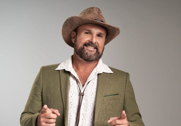 Leo Estakazero Lança 'Ensaios de São João' com Show Imperdível em Salvador