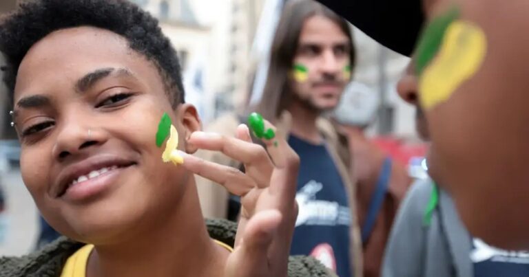 Lideranças Jovens na Política: Estratégias para Engajar a Nova Geração Fora das Redes