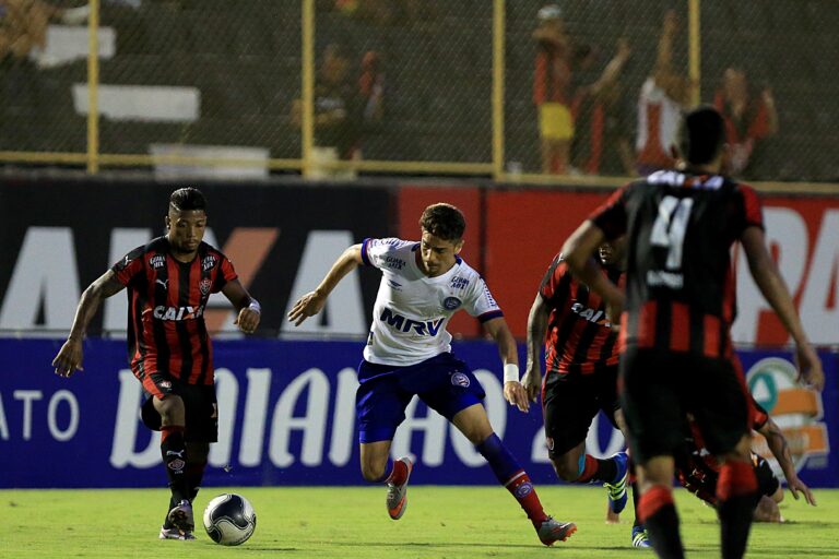 Marinho Almeja Conquista em Clássico Ba-Vi: A Busca pelo Primeiro Gol