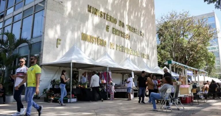 Ministério do Trabalho Pode Adiar Multas Relacionadas à Saúde Mental nas Empresas Ministério do Trabalho Pode Adiar Multas Relacionadas à Saúde Mental nas Empresas