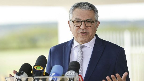 Ministros entregam novas ambulâncias e equipamentos de saúde em Salvador Ministros entregam novas ambulâncias e equipamentos de saúde em Salvador