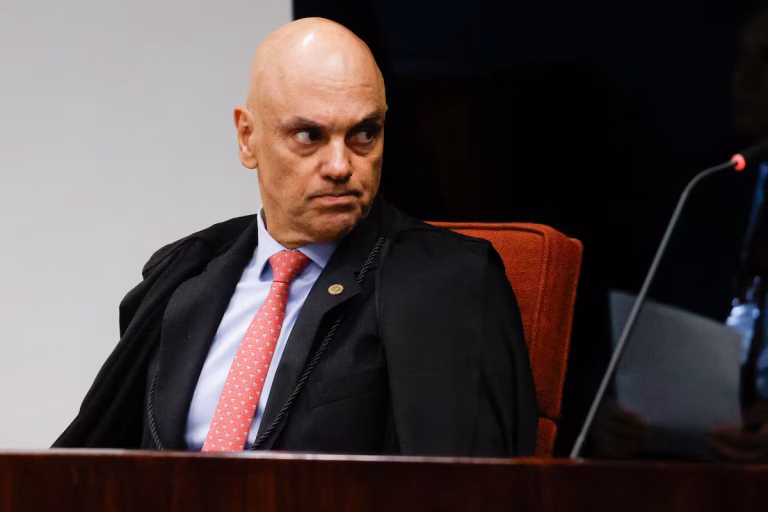 Moraes Refuta Acusações sobre Visitas a Vorcaro em Trancoso
