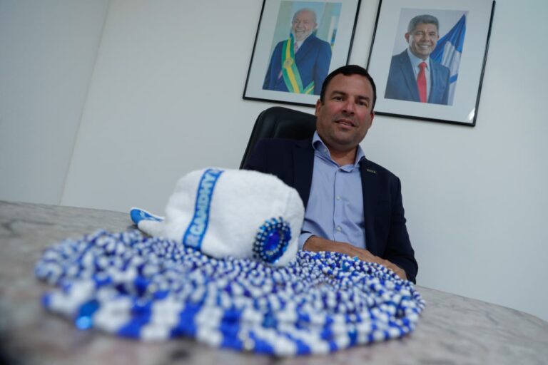 O Carnaval: Pilar do Turismo Cultural da Bahia e Seu Impacto Econômico O Carnaval: Pilar do Turismo Cultural da Bahia e Seu Impacto Econômico