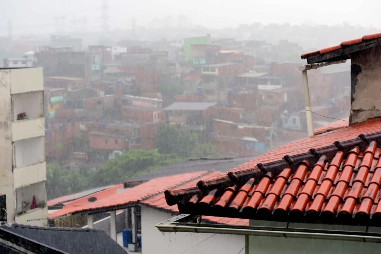 Operação Chuva: Medidas do Governo e da Prefeitura para Proteger Comunidades na Bahia