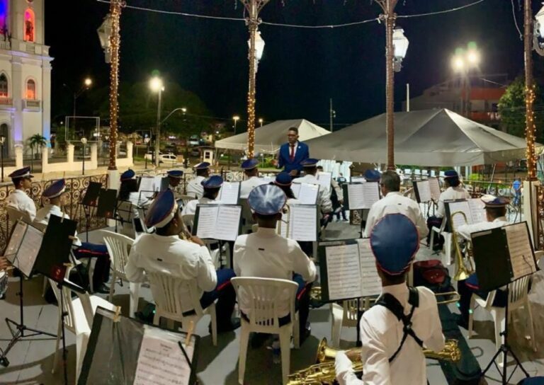 Retreta: Música e Tradição das Bandas Filarmônicas Encantam a Praça da Matriz