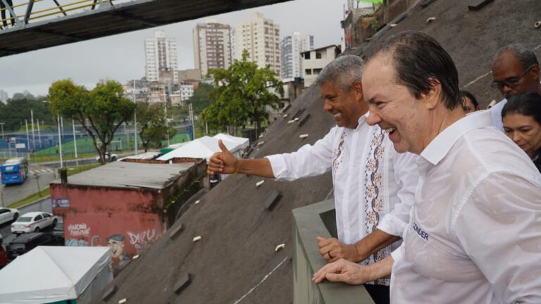 Trindade Celebra Aniversário de Salvador com Entrega de Contenção de Encosta Trindade Celebra Aniversário de Salvador com Entrega de Contenção de Encosta
