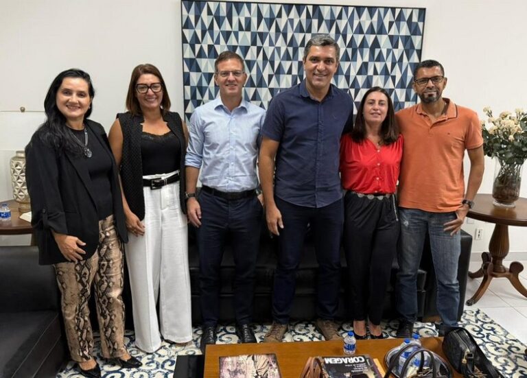 Visita Institucional: Prefeito Otoniel Teixeira Recebe Diretoria da Rede Bahia