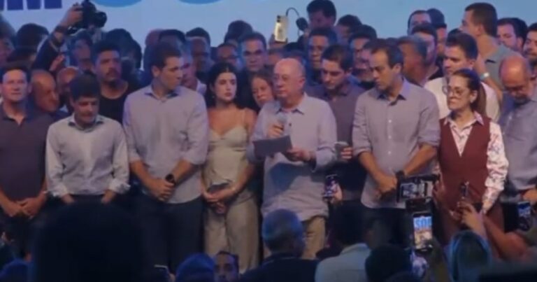 Zé Ronaldo reafirma sua lealdade política em evento estadual