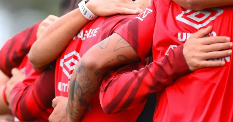 Athletico e Bahia se enfrentam em jogo decisivo pelo Brasileirão