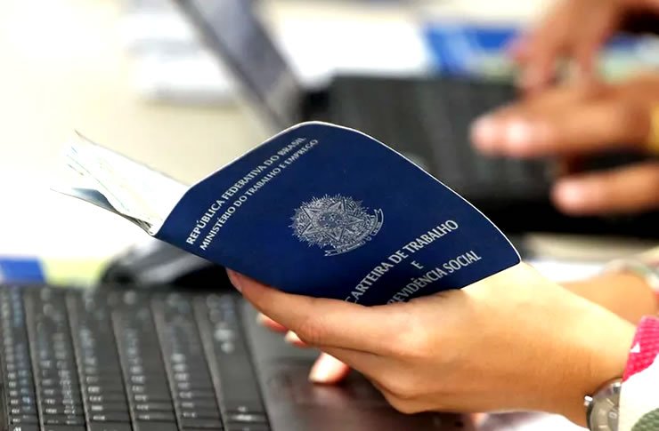 Bahia Cria Quase 7 Mil Novos Empregos em Fevereiro, Liderando o Crescimento no Nordeste Bahia Cria Quase 7 Mil Novos Empregos em Fevereiro, Liderando o Crescimento no Nordeste