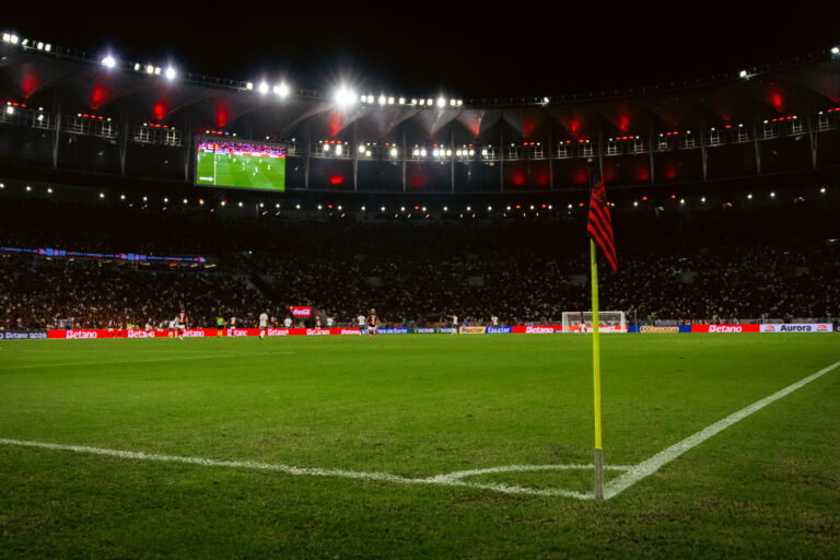 Bahia Enfrenta Problemas em Escanteios e Sofre Derrota para o Flamengo