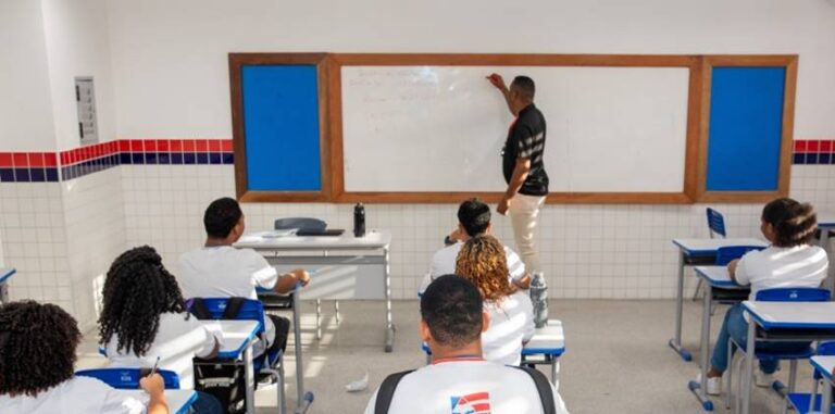 Bahia: Projeto Lei Propõe Equipe Multidisciplinar na Educação Pública