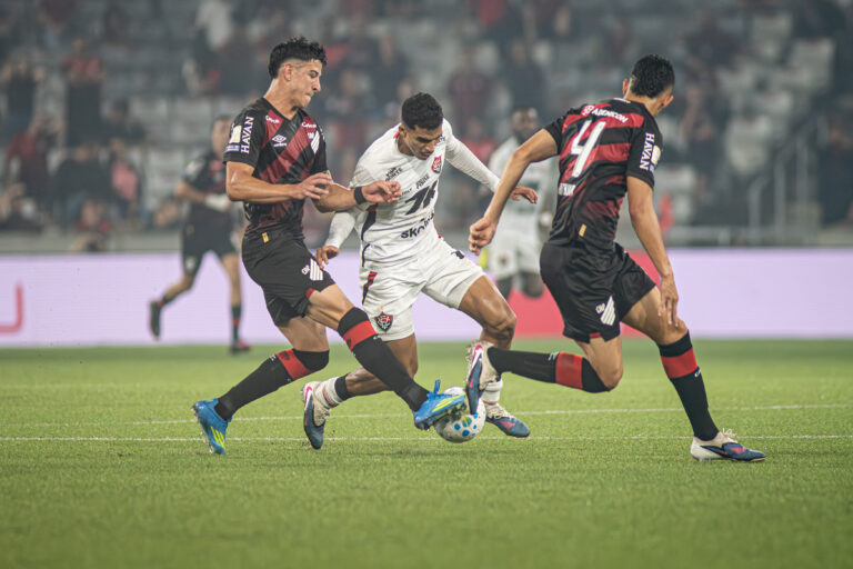 Derrota Polêmica do Vitória Impacta Tabela do Brasileirão e Afeta o Bahia