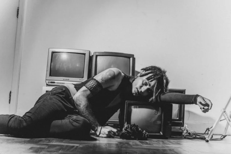 EGITOROCK Lança EP Solo e Traça Novos Rumos na Música Underground