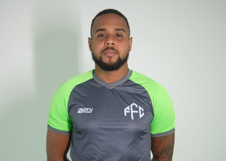 Feira FC Apresenta Jaques Nazaré: O Defensor Formado no Bahia que Busca Novos Desafios