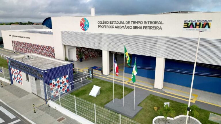 Governo da Bahia Inaugura Novo Colégio e Anuncia Investimentos em Infraestrutura em Ipirá