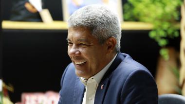 Jerônimo Rodrigues Institui Ponto Facultativo para o Feriado de Tiradentes Jerônimo Rodrigues Institui Ponto Facultativo para o Feriado de Tiradentes