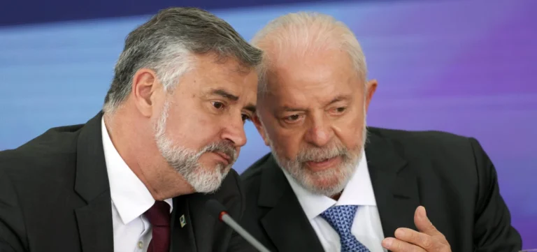 Lula Propõe Fim da Escala 6×1 e Envia Projeto ao Congresso Lula Propõe Fim da Escala 6x1 e Envia Projeto ao Congresso