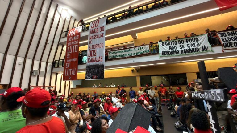 MST Realiza Ato Político na Alba em Homenagem ao Dia de Luta pela Reforma Agrária