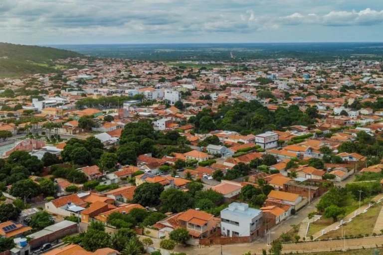 Mulher Entra na Justiça para Recuperar Meteorito de 97 kg Encontrado na Bahia