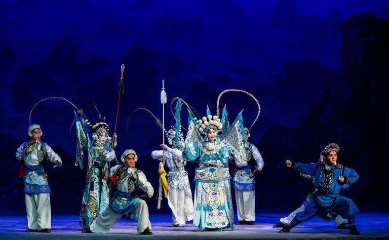 Ópera de Pequim Encanta Salvador com Clássico da Cultura Chinesa