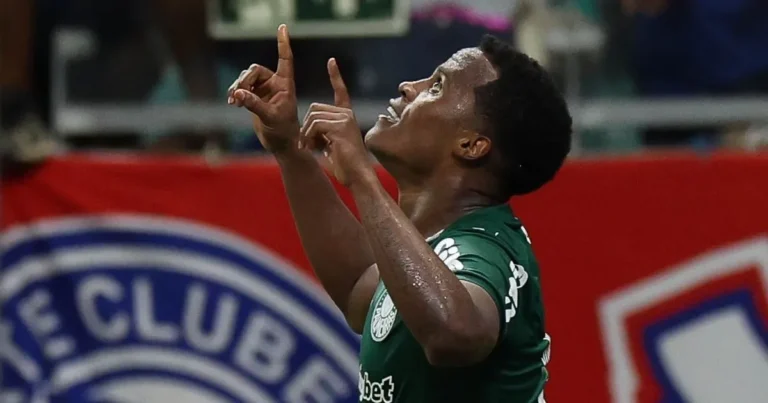 Palmeiras Vence Bahia e Aumenta Vantagem na Liderança do Brasileirão Palmeiras Vence Bahia e Aumenta Vantagem na Liderança do Brasileirão