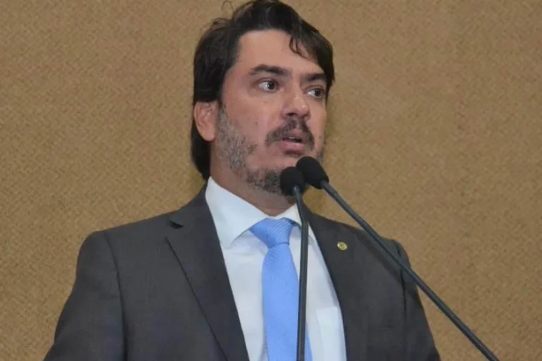 Pedro Tavares Lança Iniciativa para Pacientes com Parkinson na Bahia Pedro Tavares Lança Iniciativa para Pacientes com Parkinson na Bahia