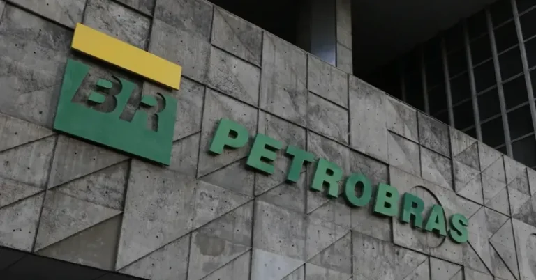 Petrobras Reafirma Estratégia de Preços de Combustíveis em Comunicado Oficial