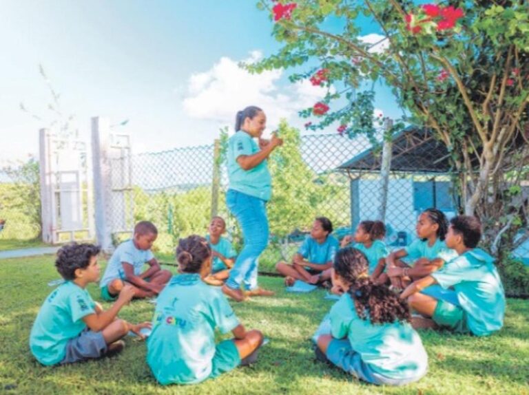 PetroReconcavo Leva 100 Crianças do Ciranda Viva à Bienal do Livro Bahia: Um Investimento em Educaçã