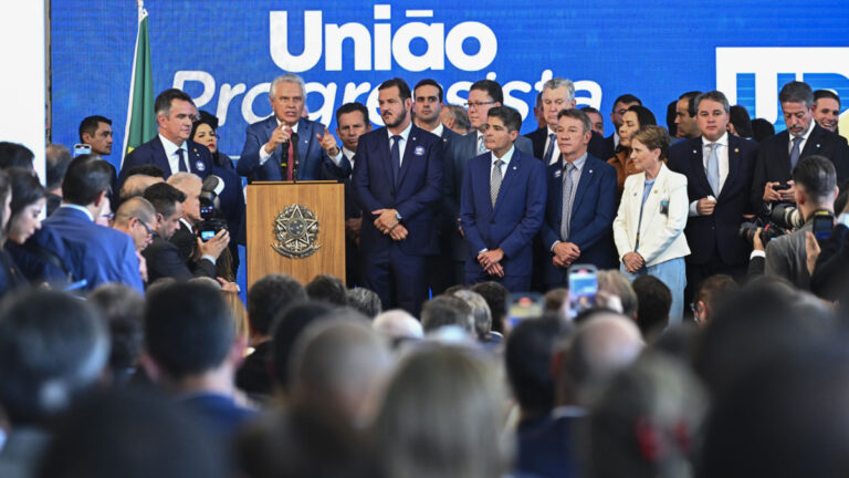 PL Cobra Compromisso de ACM Neto com Flávio Bolsonaro na Bahia