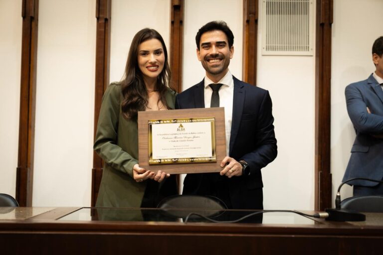 Prefeito Júnior Marabá é Condecorado como Cidadão Baiano em Cerimônia na ALBA