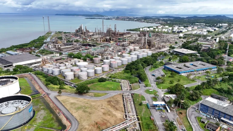Refinaria de Mataripe: Eficiência e Modernização para um Futuro Sustentável