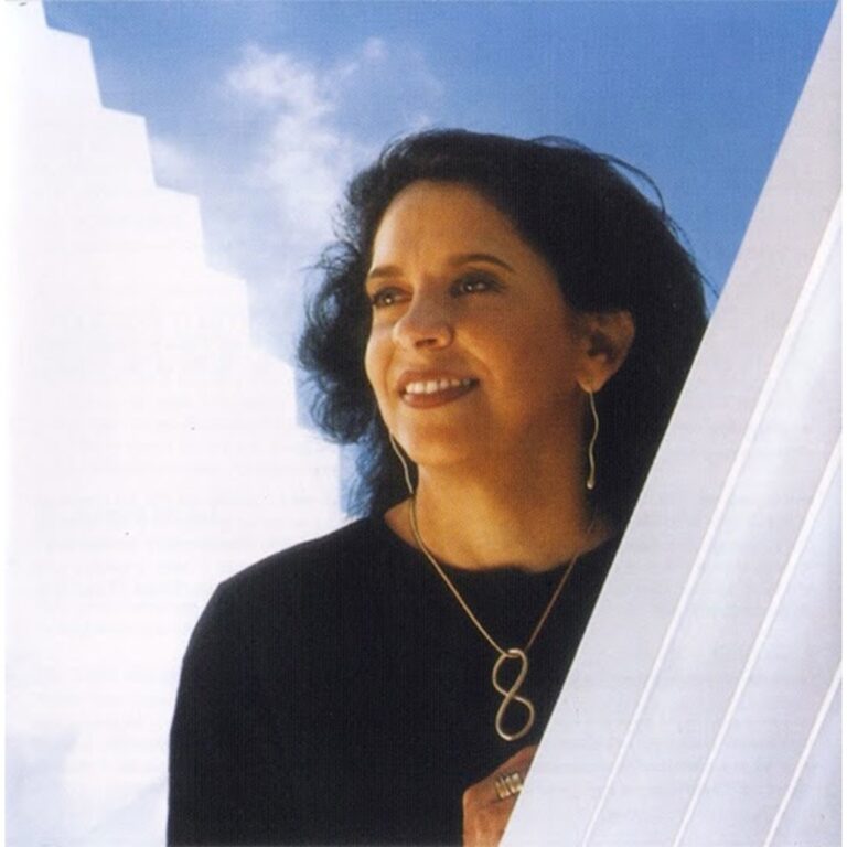Revelado Álbum Póstumo de Gal Costa: Show Icônico de 2003 na Bahia