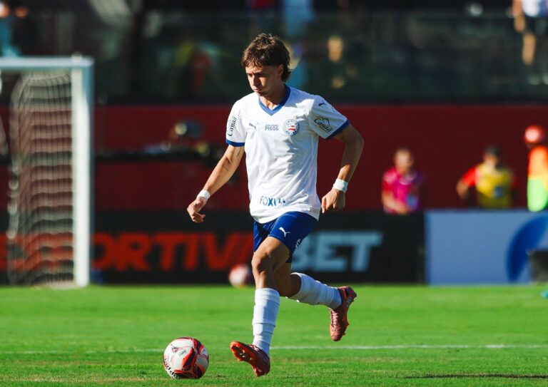 Román Gómez: O Reforço Caro do Bahia que Enfrenta Dificuldades em 2026