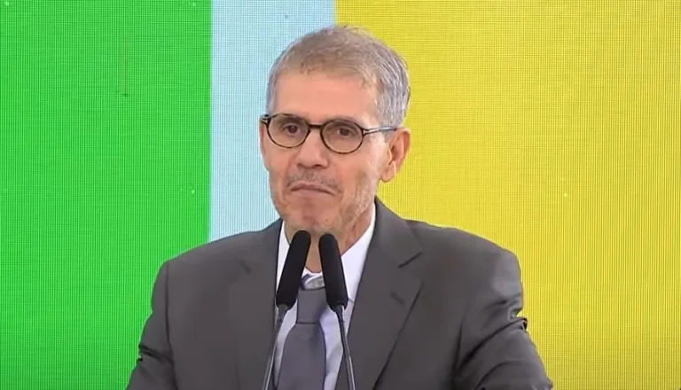 Sidônio Palmeira Orienta Lula sobre a Importância do Pix em Visita à Bahia