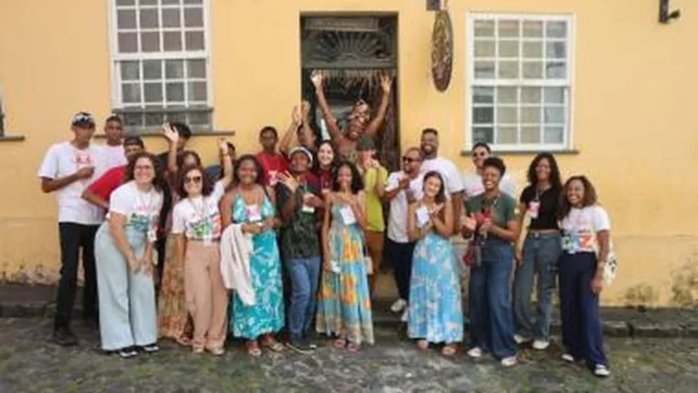 Programa Bahia pela Paz promove imersão cultural no Pelourinho para jovens de Feira de Santana
