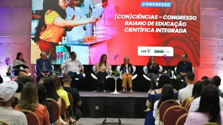Professores da rede estadual participam do Congresso de Educação Científica Integrada da Bahia