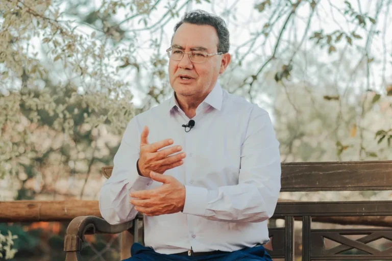 Augusto Cury Aumenta Atuação Política com Visita a Projeto Social na Bahia