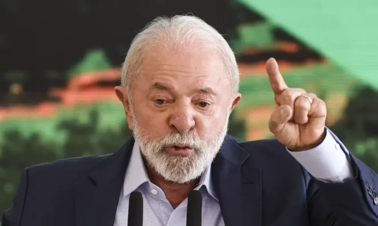 Augusto Cury Visita Fundação Dr. Jesus e Aborda Saúde Mental em Palestra Impactante
