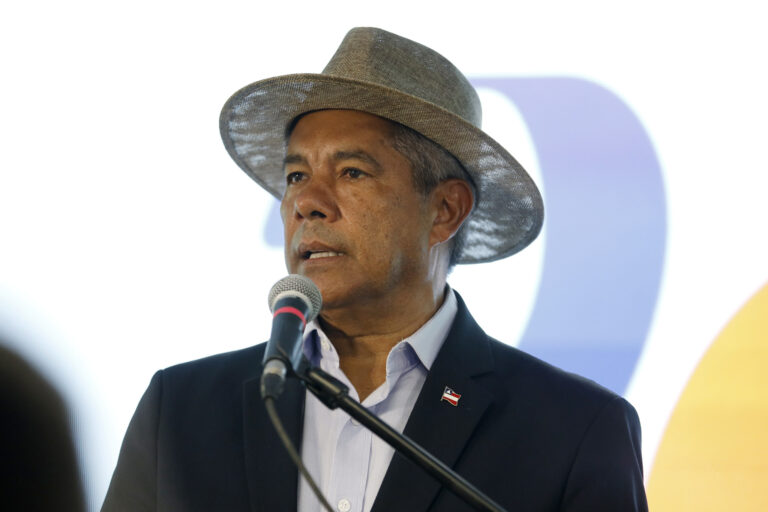 Estratégias de Jerônimo Rodrigues para Saúde e Educação na Bahia