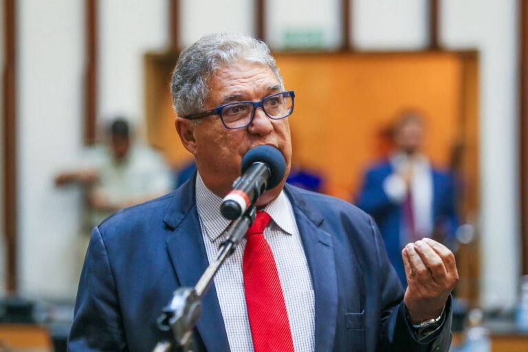 Rosemberg critica discurso de ACM Neto sobre a pobreza na Bahia