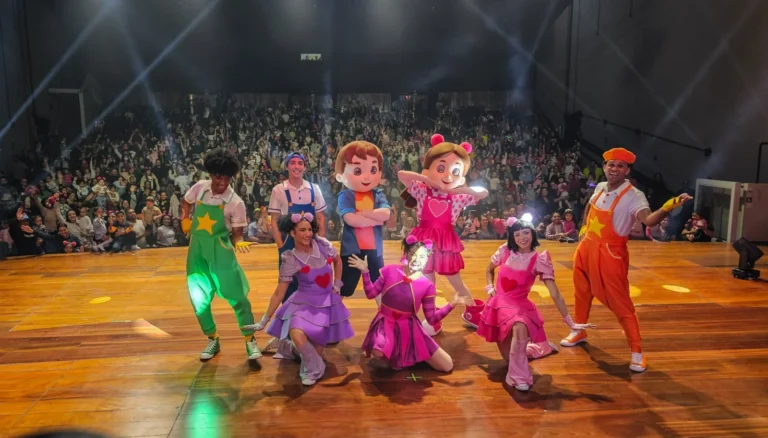 Salvador Recebe o Musical Infantil de Sucesso no YouTube | Maria Clara & JP