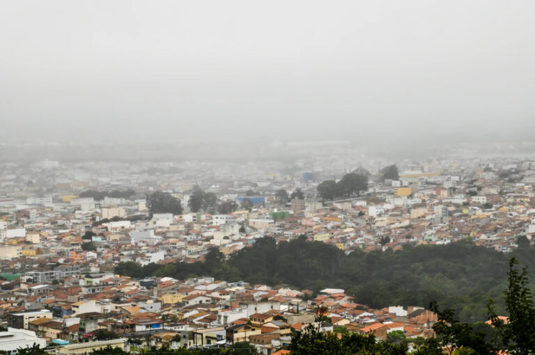 Vitória da Conquista Registra Menor Temperatura do Nordeste | Surpreendente Frio na Bahia