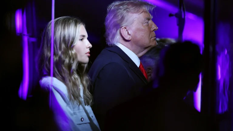 Trump é vaiado em jogo da final da NBA em Nova York durante o hino nacional