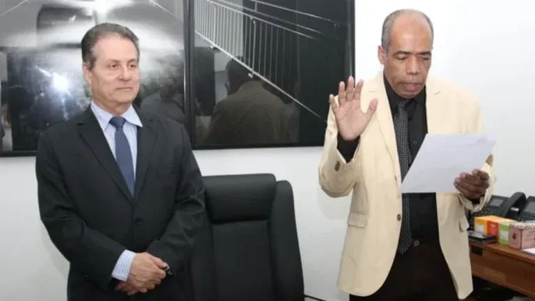 Dr. José Antonio assume como vereador em Salvador e reforça compromisso com a saúde pública Dr. José Antonio assume como vereador em Salvador e reforça compromisso com a saúde pública